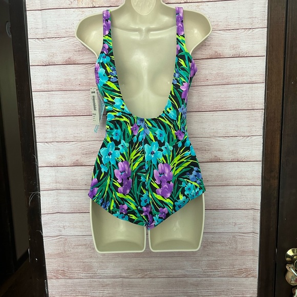Tropical print swimsuit - Picture 6 of 9